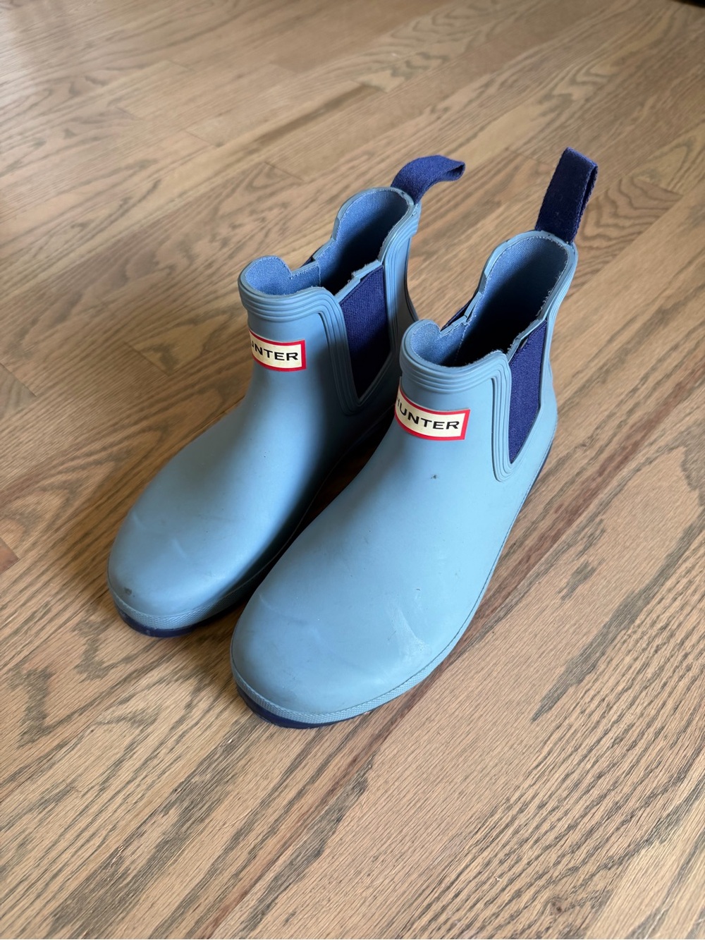 Hunter Light Blue Chelsea Rain Boots with Navy Pull Tabs - Picture 2 of 4